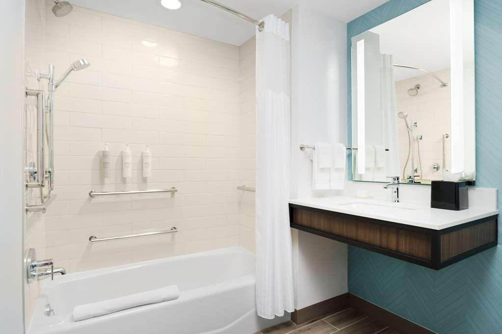 Hilton Garden Inn Лейк-Мері Номер фото
